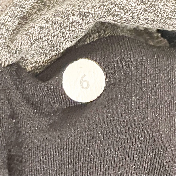 Lululemon Womens Size 6 Grey Coast Snap Button Wrap Jacket Cardigan - Picture 5 of 7